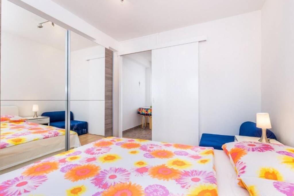 Apartamento Tin 2 Vrbnik Exterior foto