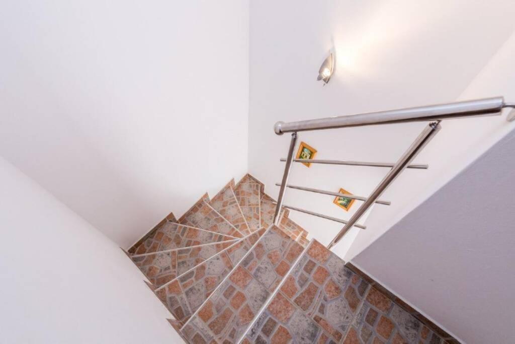 Apartamento Tin 2 Vrbnik Exterior foto